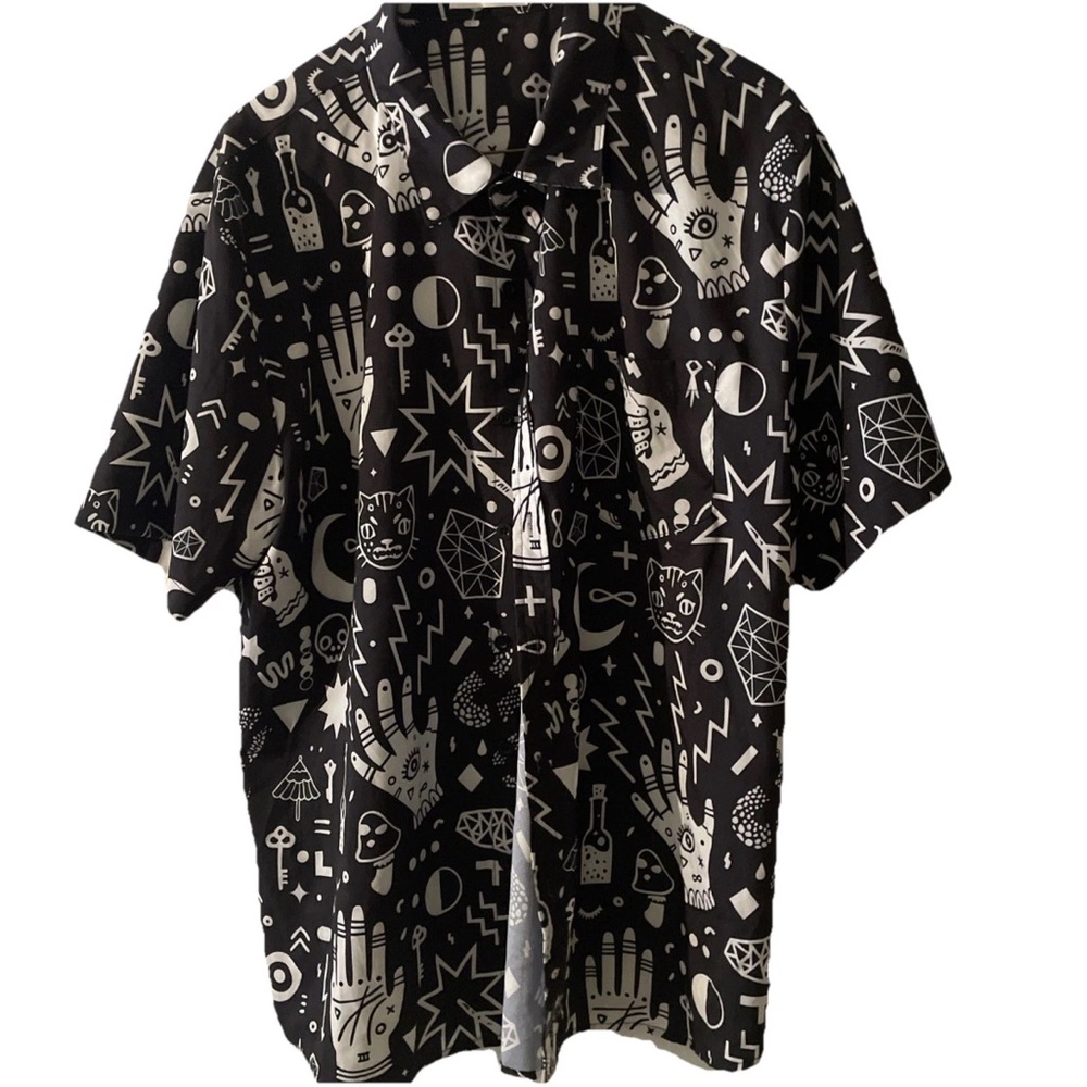 Stylish Black and White Graphic Shirt Daved by the bell style